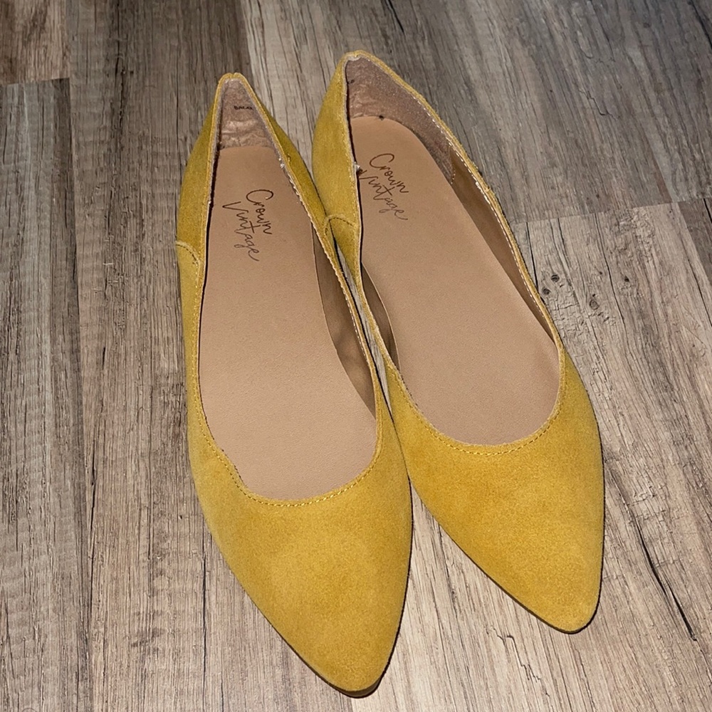 Crown Vintage Flats